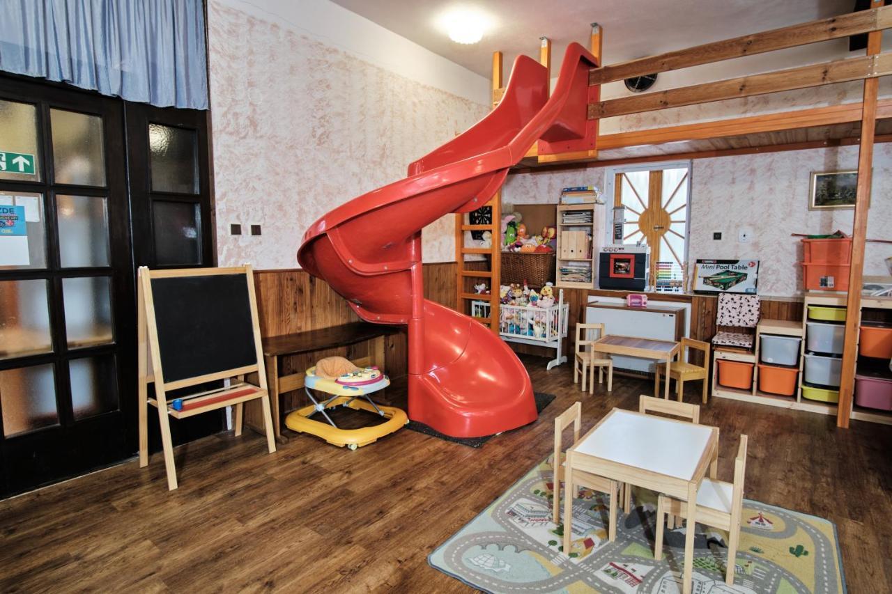 Treehouse Kremilek Villa Jesenice  Dış mekan fotoğraf